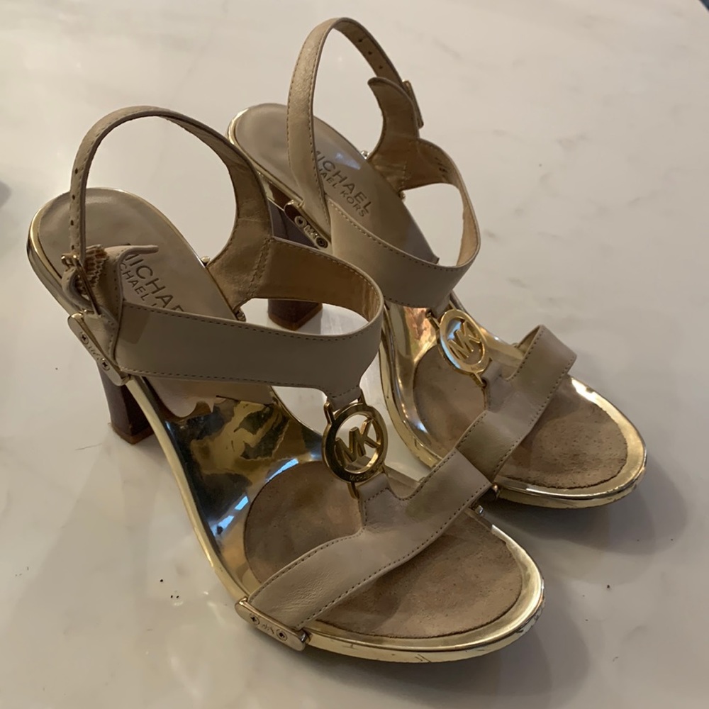 Micheal Kors size 8